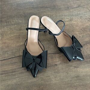 Berness Black Patent Pointed-Toe Bow Kitten-Heel Mules